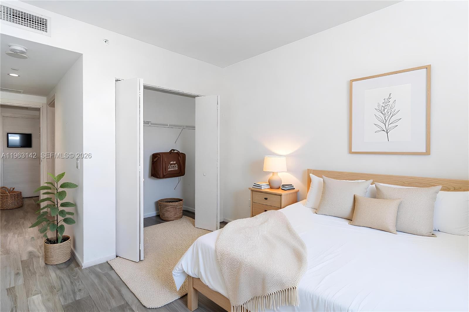 801 S Miami Ave # 1409, Miami FL 33130 — 33