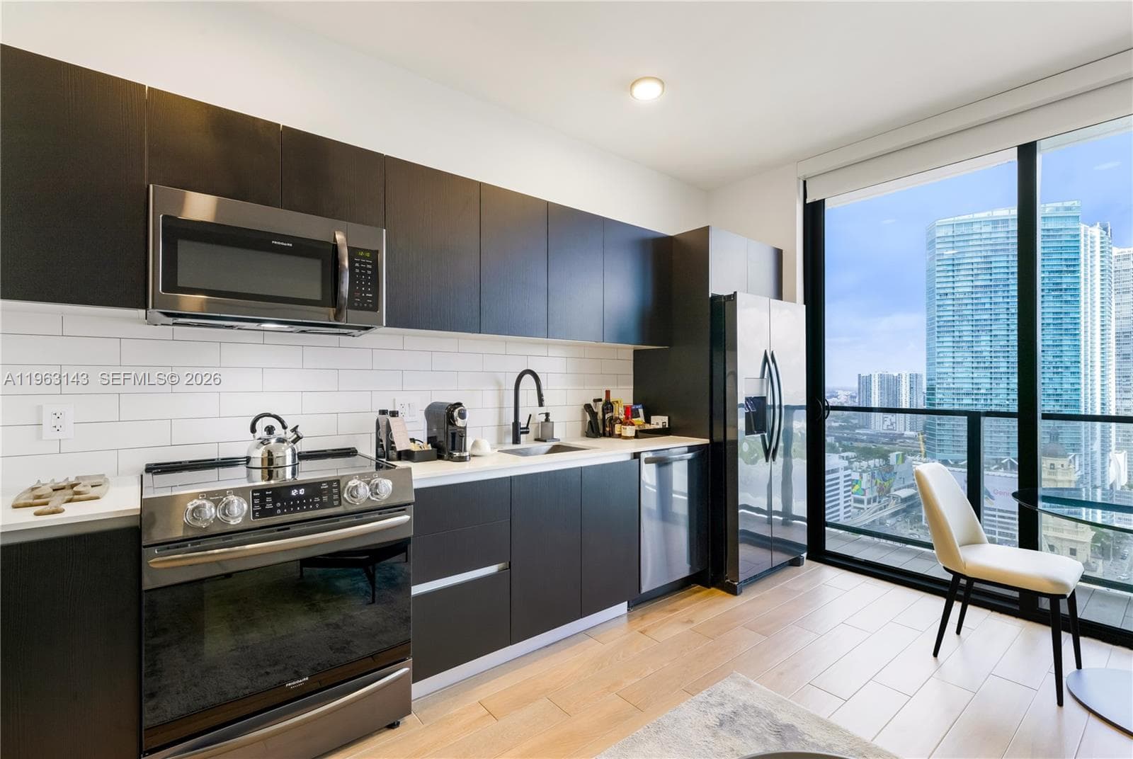 398 NE 5th St # 2205, Miami FL 33132 — 4