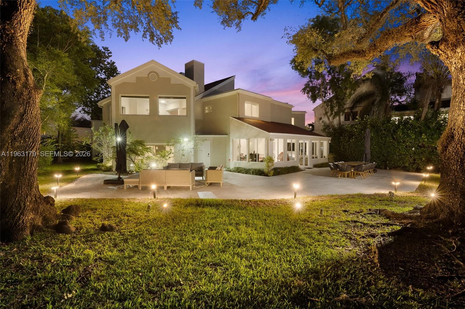 1961 S Oak Haven Cir, Miami FL 33179 — 52