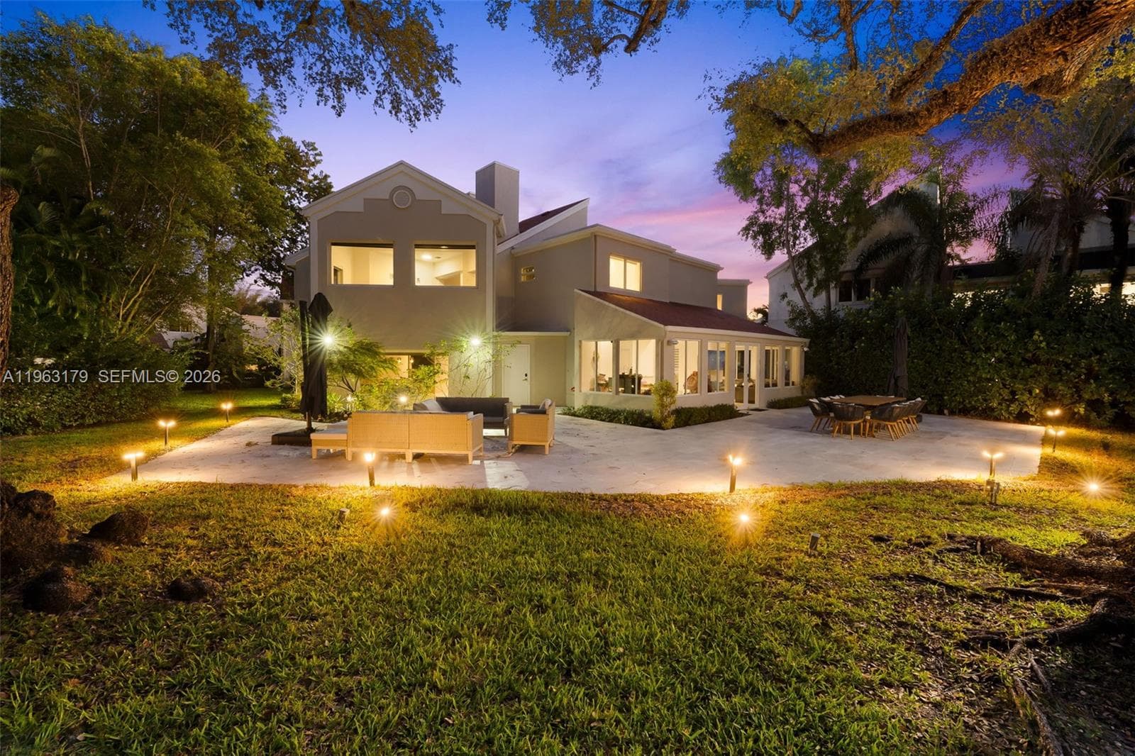 1961 S Oak Haven Cir, Miami FL 33179 — 53