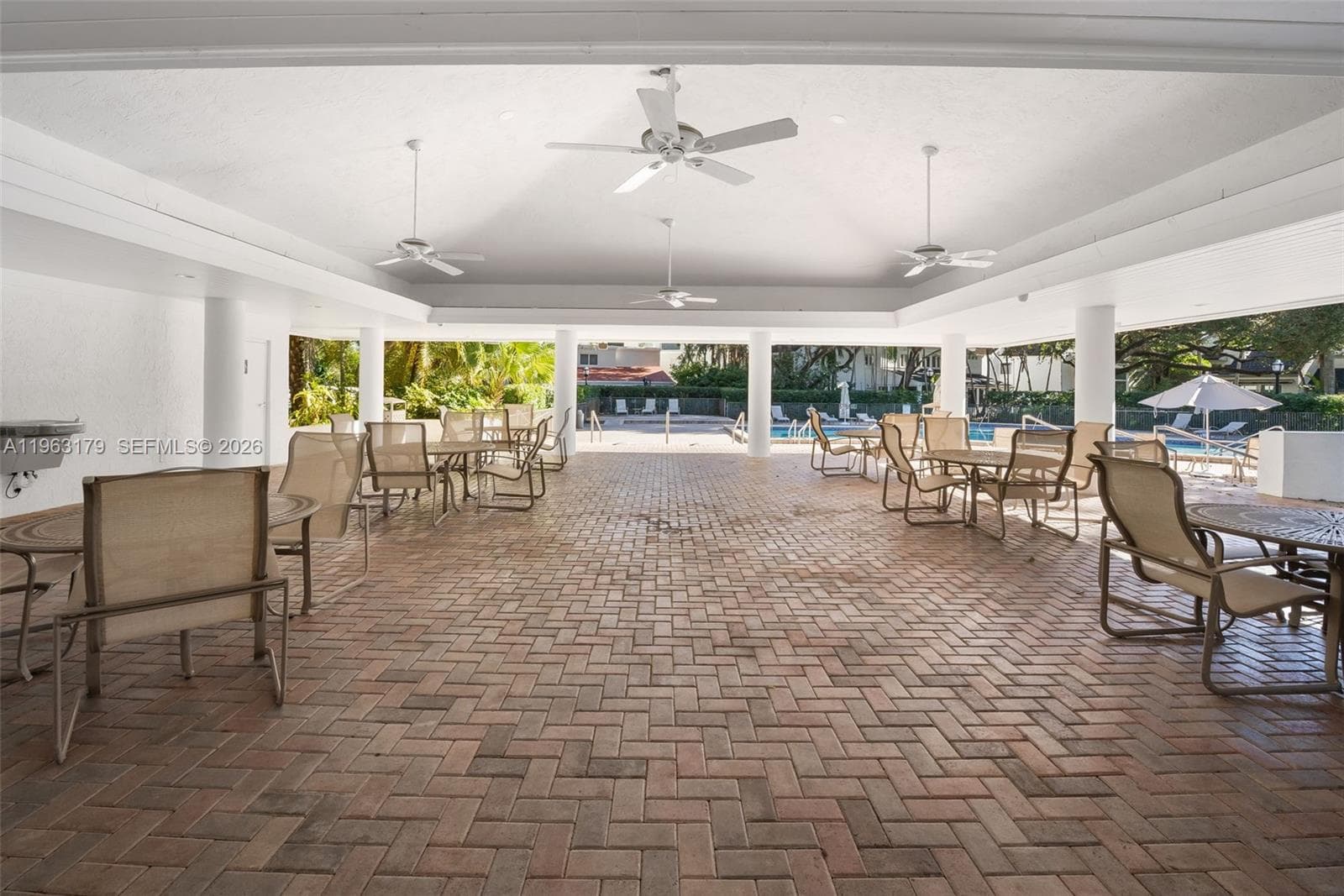 1961 S Oak Haven Cir, Miami FL 33179 — 71