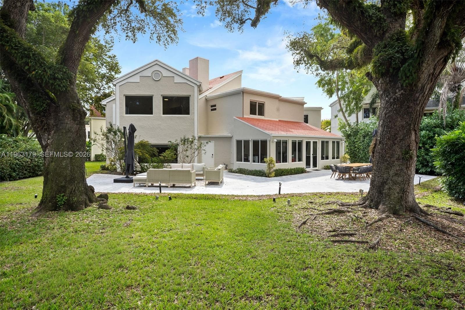 1961 S Oak Haven Cir, Miami FL 33179 — 48