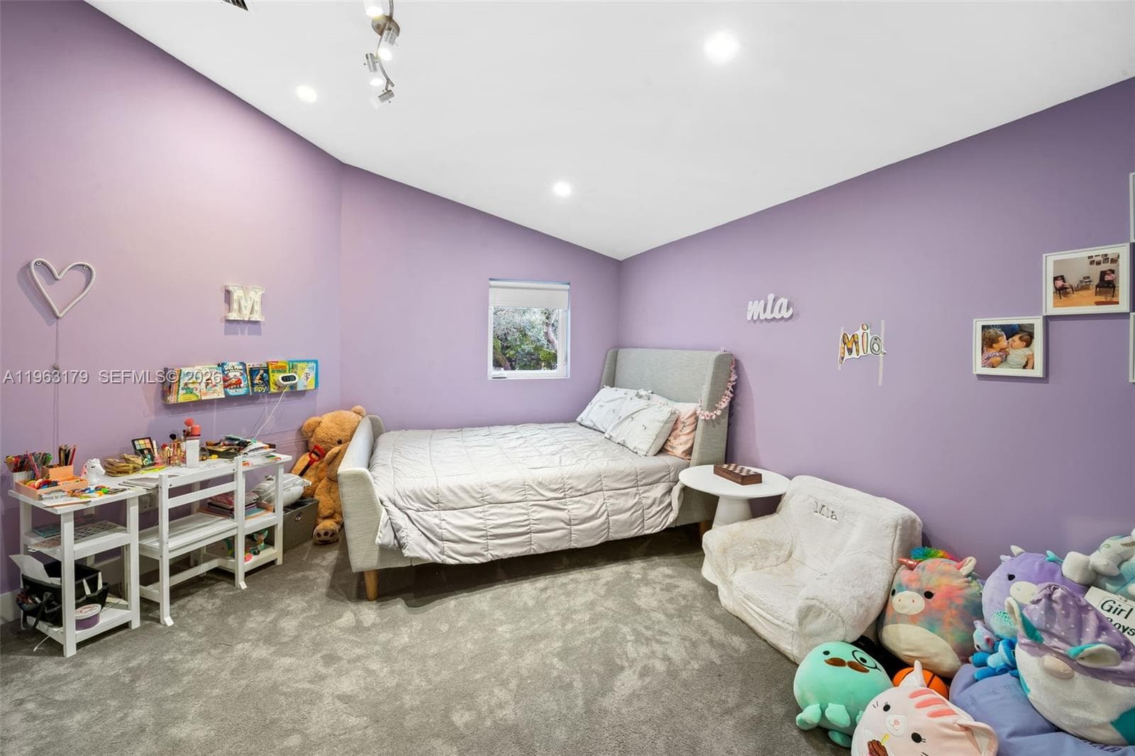 1961 S Oak Haven Cir, Miami FL 33179 — 40