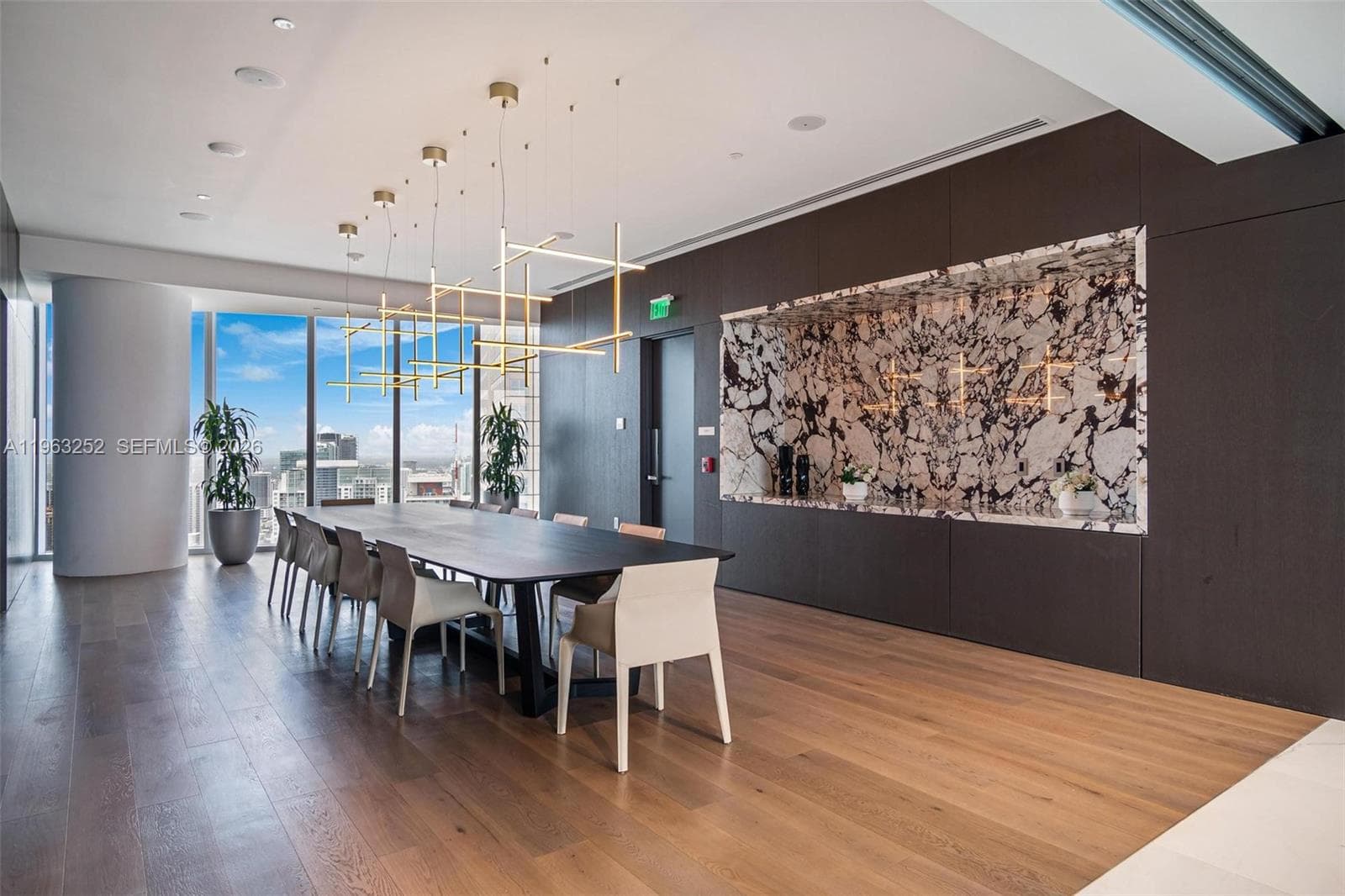 300 Biscayne Blvd Way # 4404, Miami FL 33131 — 67