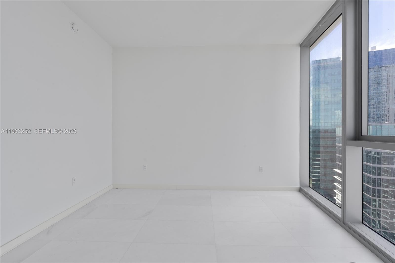 300 Biscayne Blvd Way # 4404, Miami FL 33131 — 30