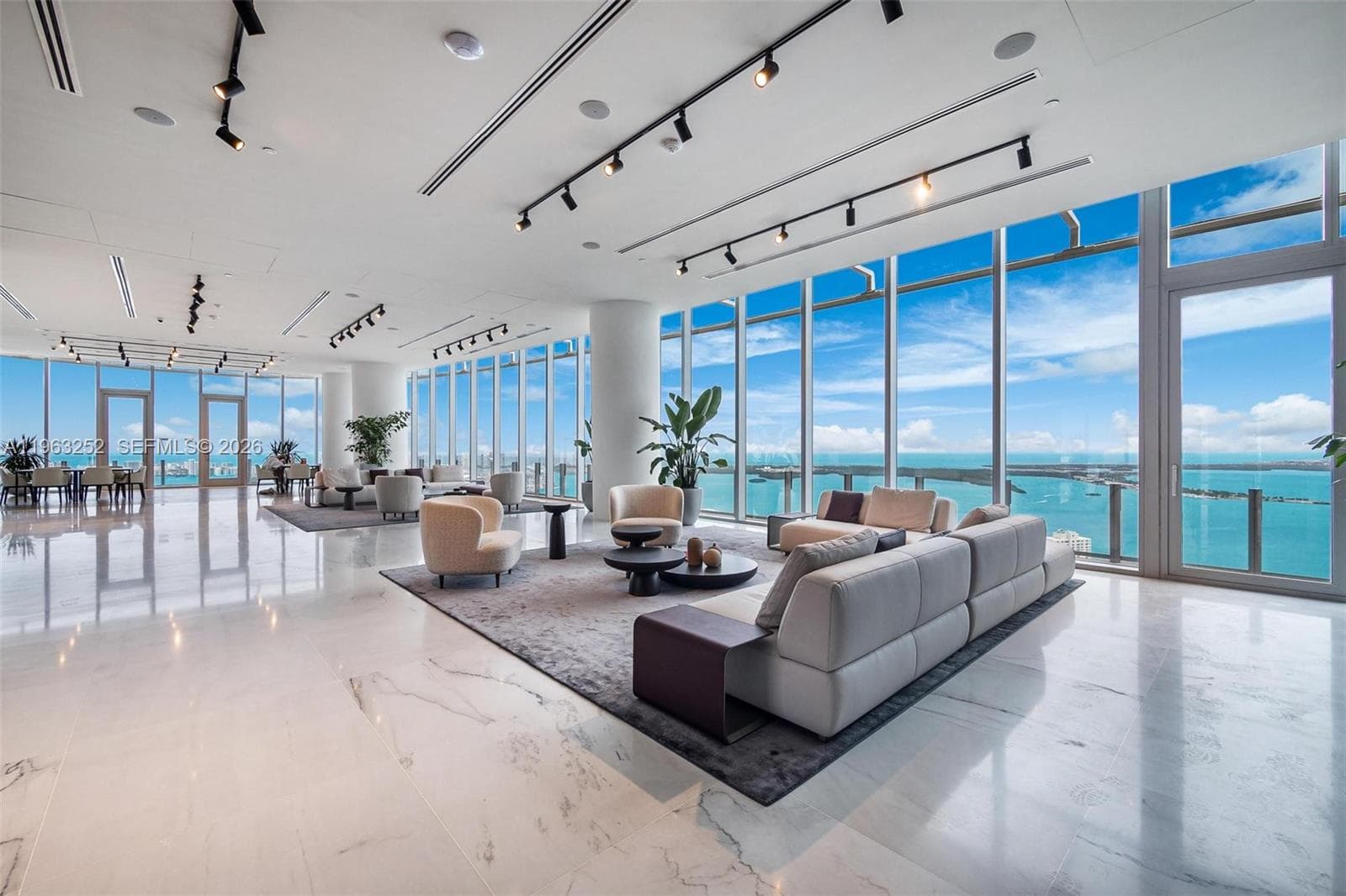 300 Biscayne Blvd Way # 4404, Miami FL 33131 — 69