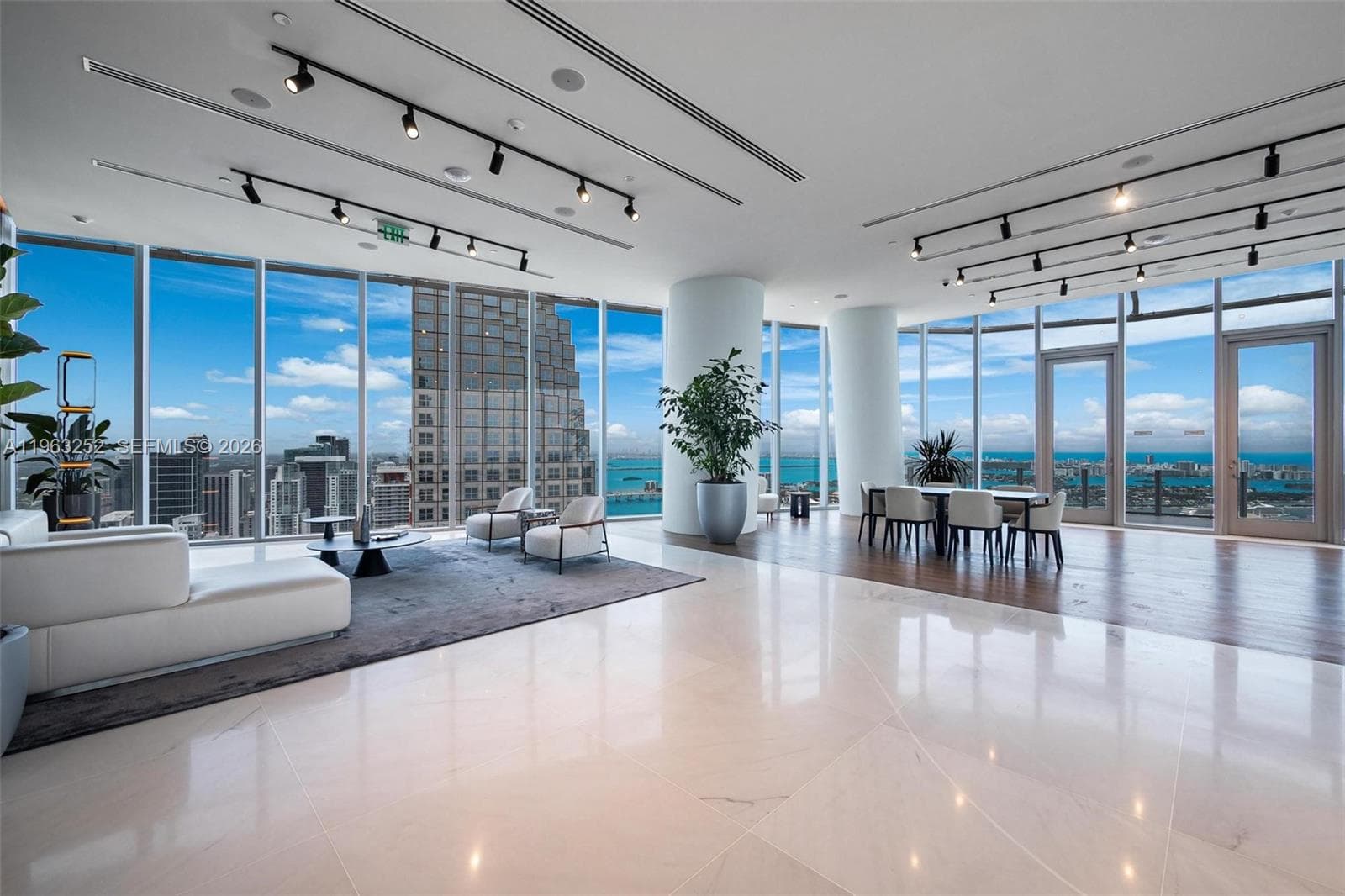 300 Biscayne Blvd Way # 4404, Miami FL 33131 — 68