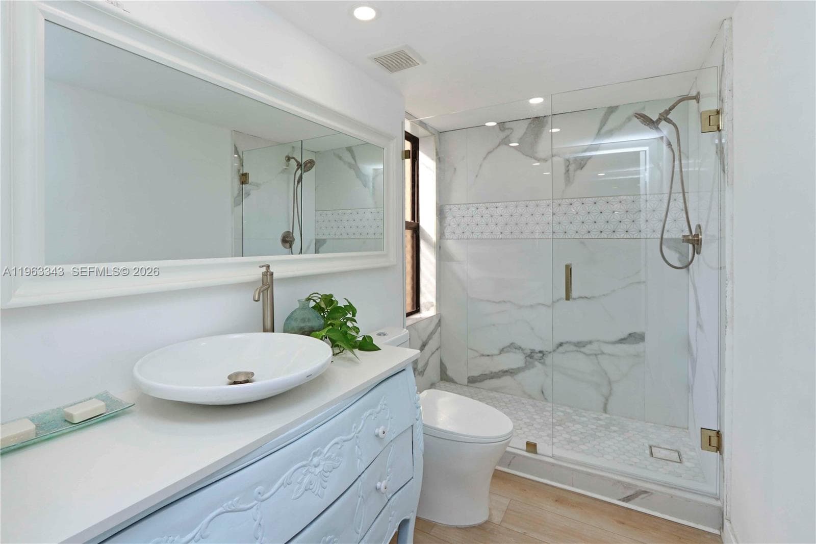 1000 Quayside Ter # 1608, Miami FL 33138 — 17