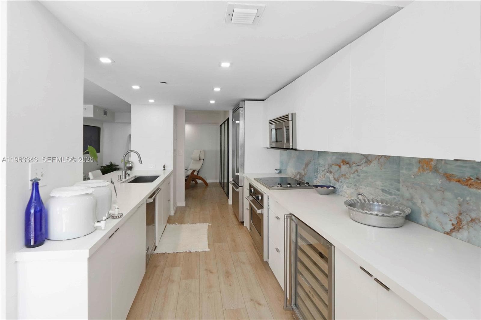 1000 Quayside Ter # 1608, Miami FL 33138 — 12