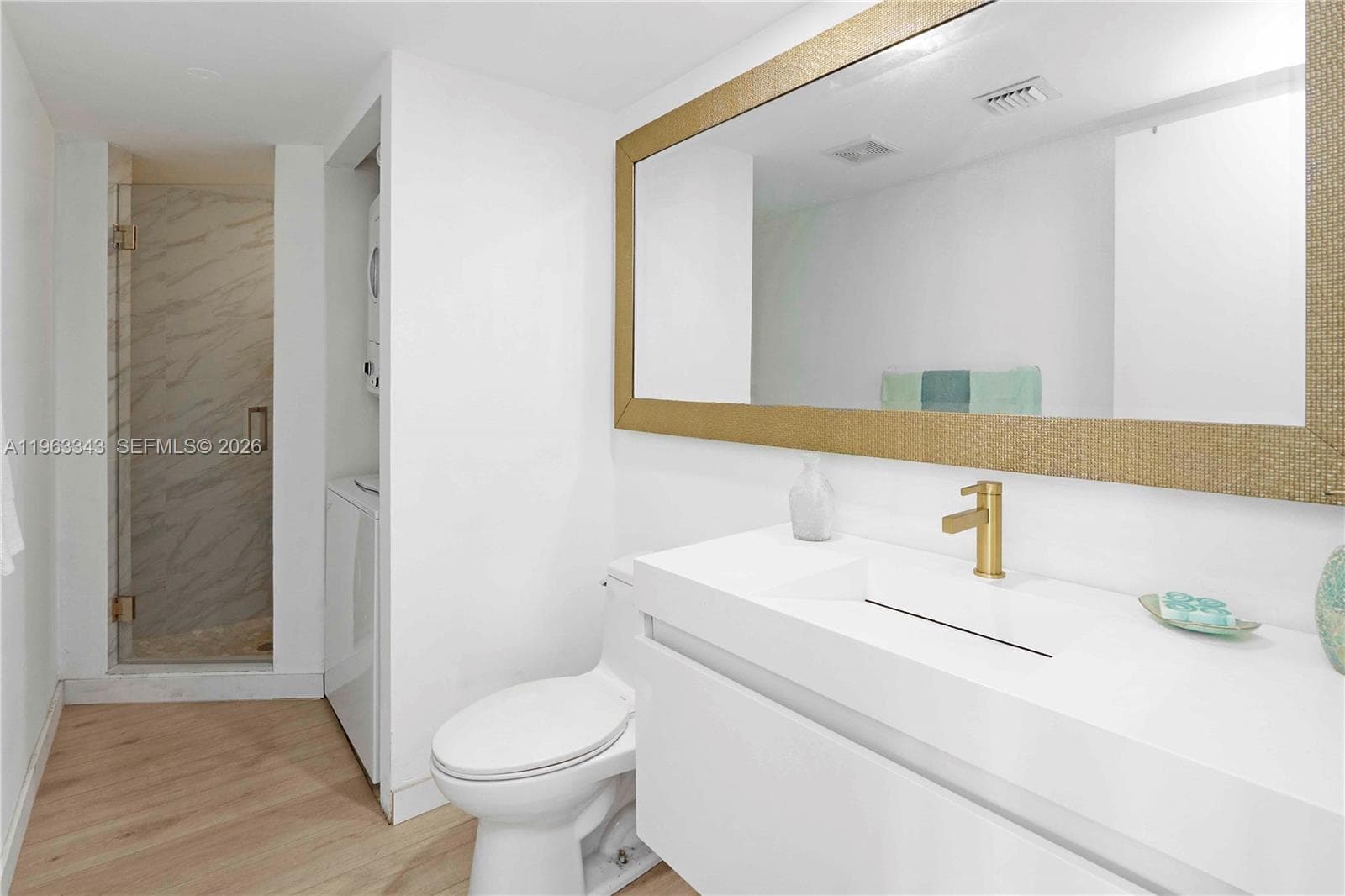 1000 Quayside Ter # 1608, Miami FL 33138 — 9