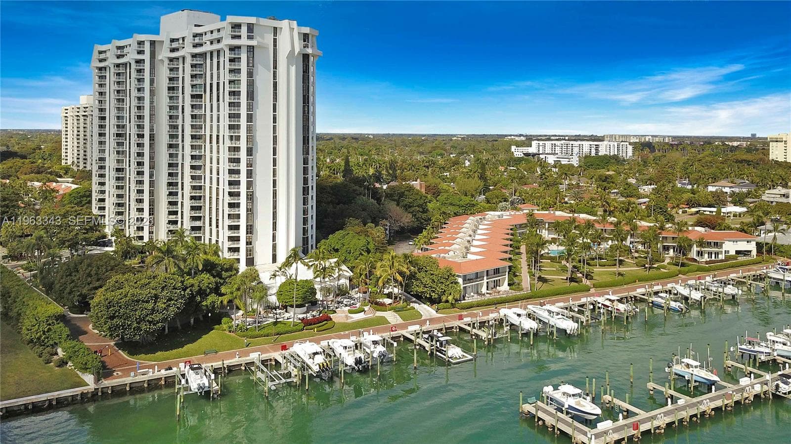 1000 Quayside Ter # 1608, Miami FL 33138 — 25