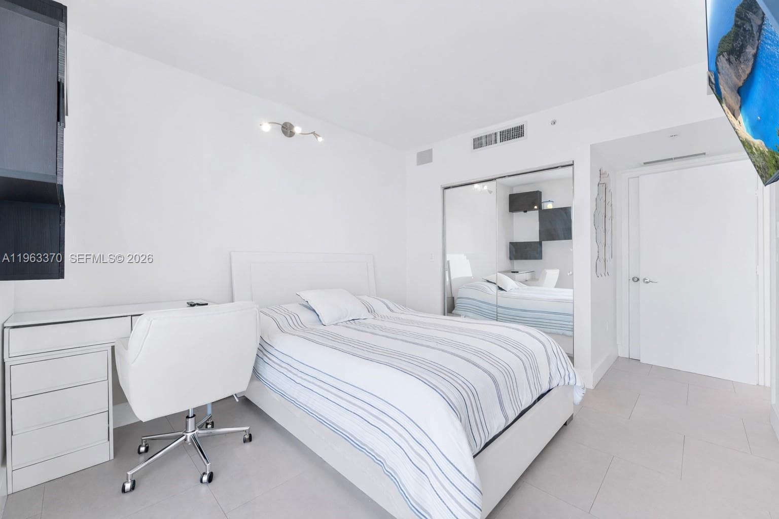 92 SW 3rd St # 3611, Miami FL 33130 — 11