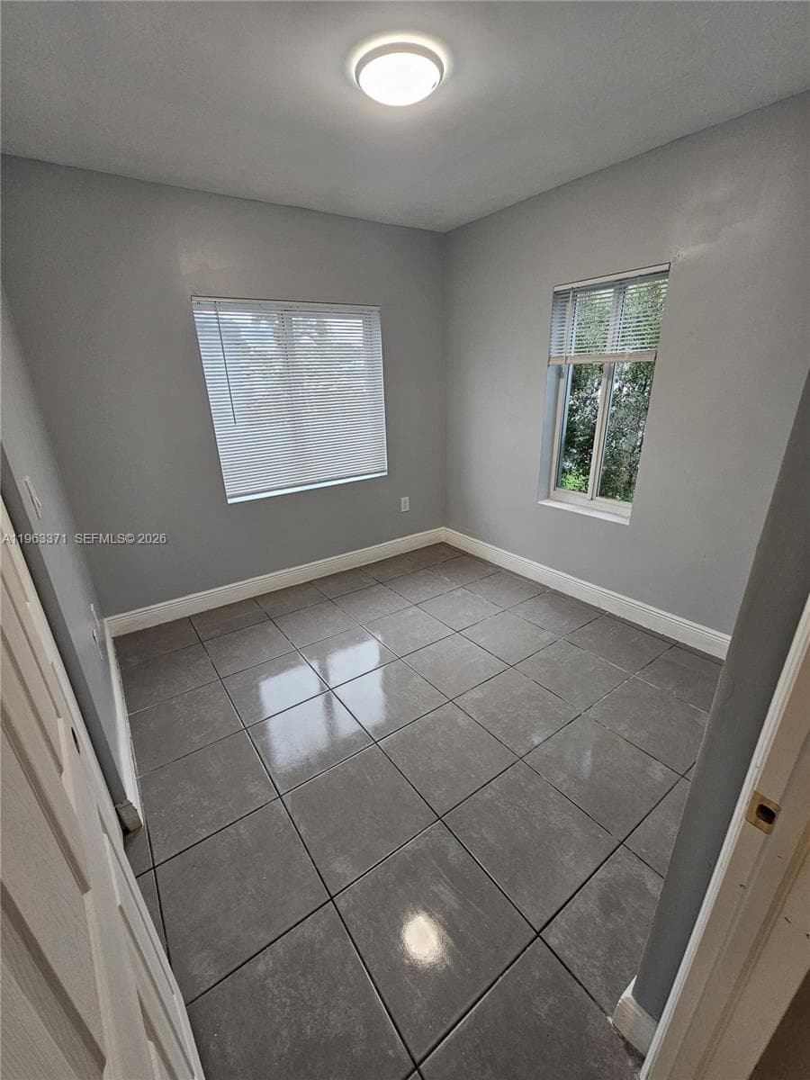 1128 NW 101st St, Miami FL 33150 — 10