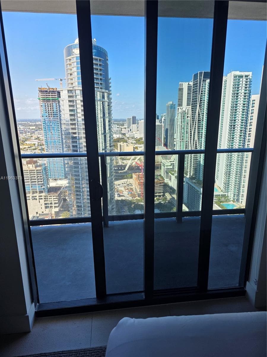 159 NE 6th St # 4302, Miami FL 33132 — 18