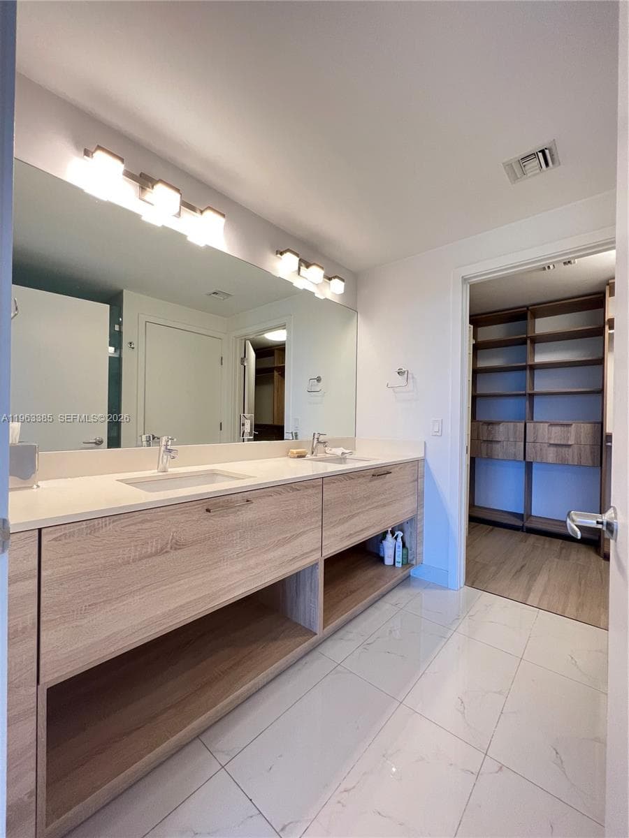 16385 Biscayne Blvd # 607, North Miami Beach FL 33160 — 23