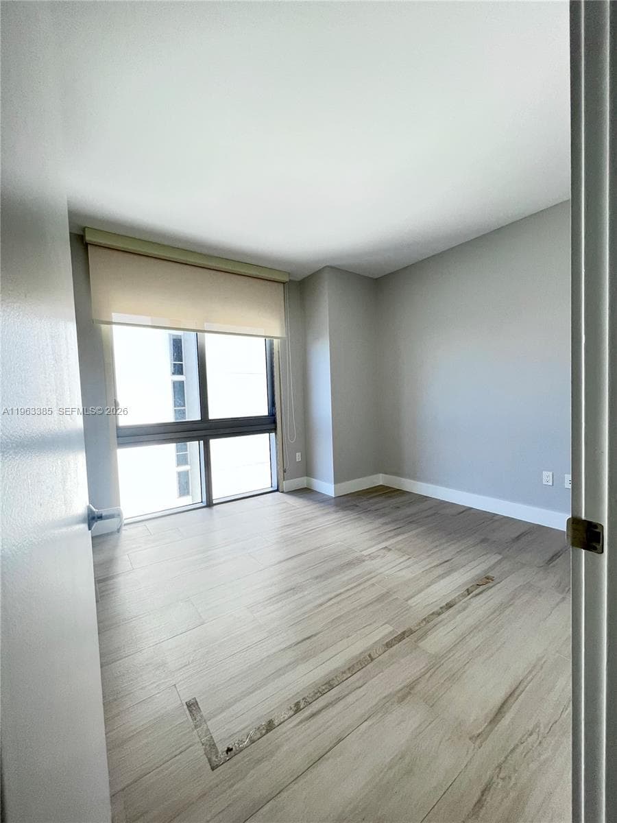 16385 Biscayne Blvd # 607, North Miami Beach FL 33160 — 6