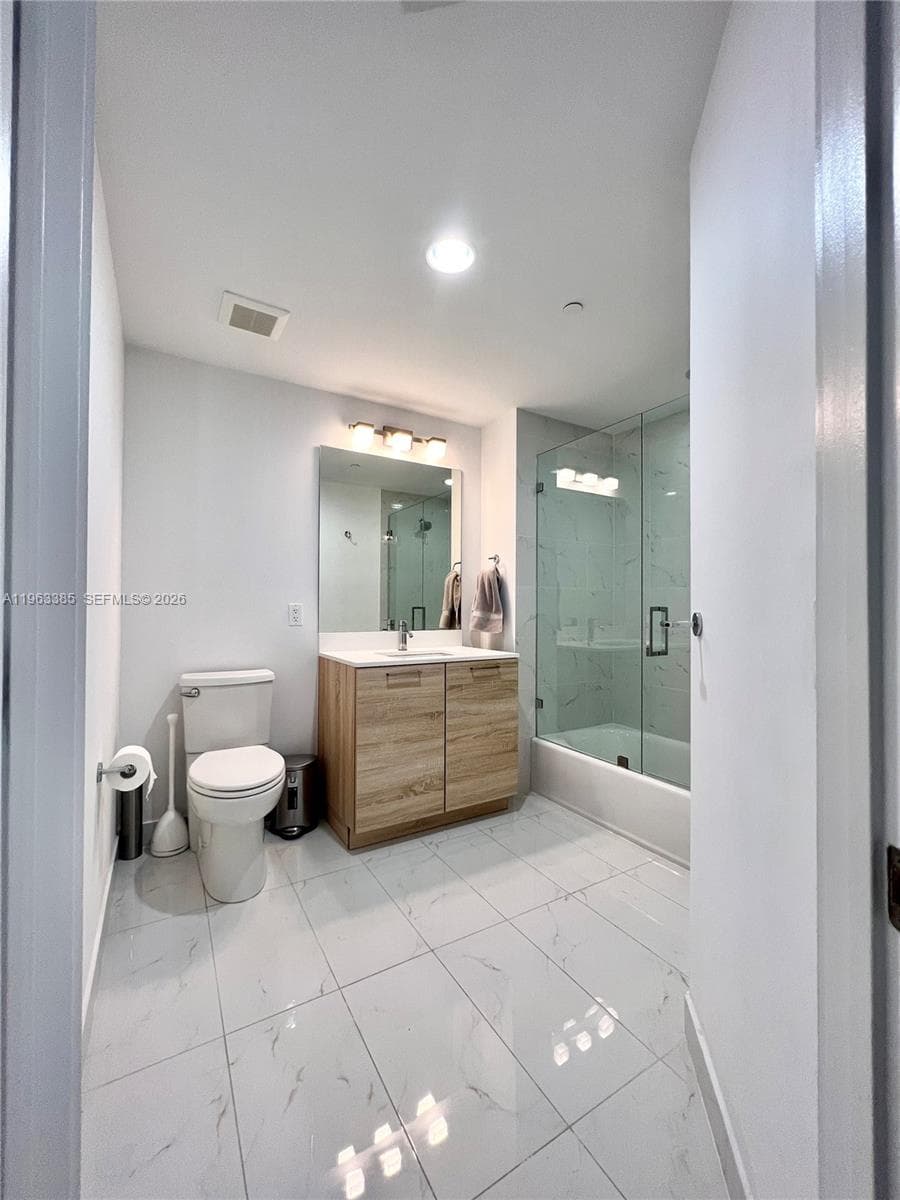 16385 Biscayne Blvd # 607, North Miami Beach FL 33160 — 17