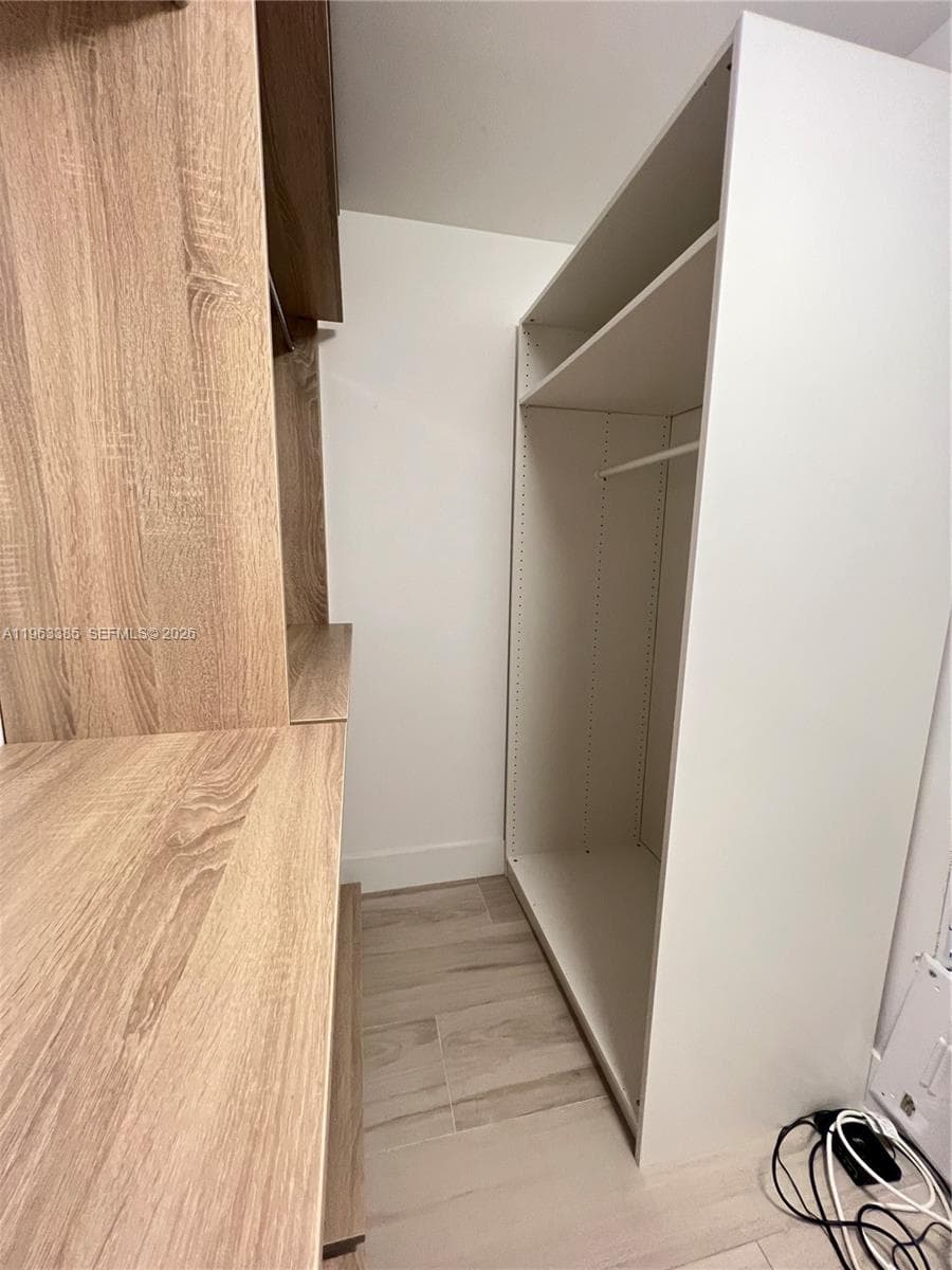 16385 Biscayne Blvd # 607, North Miami Beach FL 33160 — 28