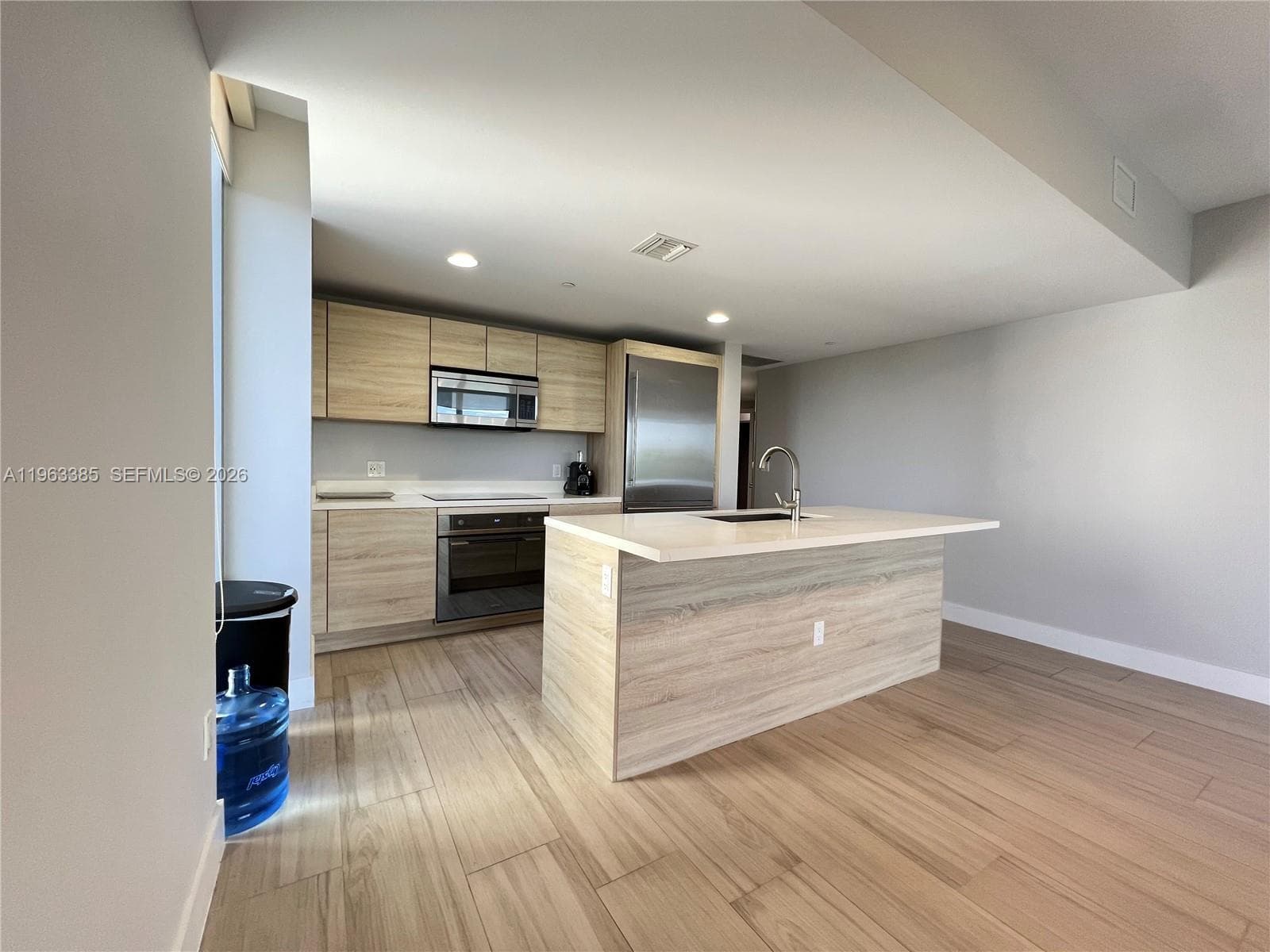 16385 Biscayne Blvd # 607, North Miami Beach FL 33160 — 5