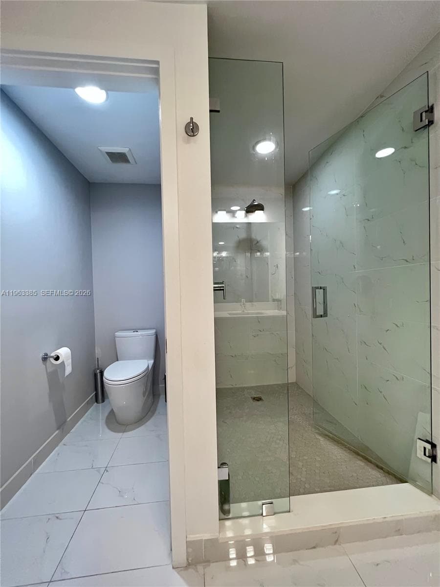16385 Biscayne Blvd # 607, North Miami Beach FL 33160 — 24