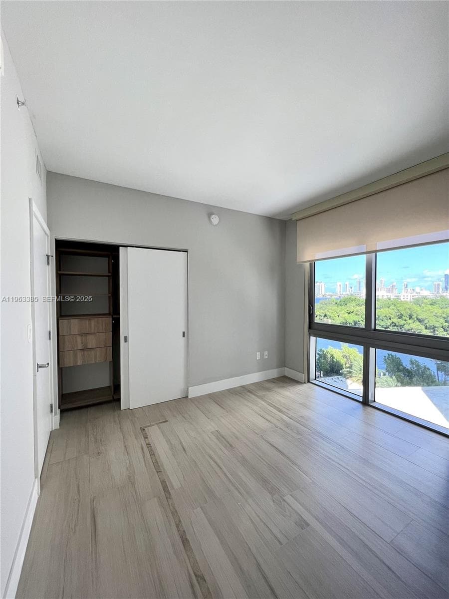 16385 Biscayne Blvd # 607, North Miami Beach FL 33160 — 8
