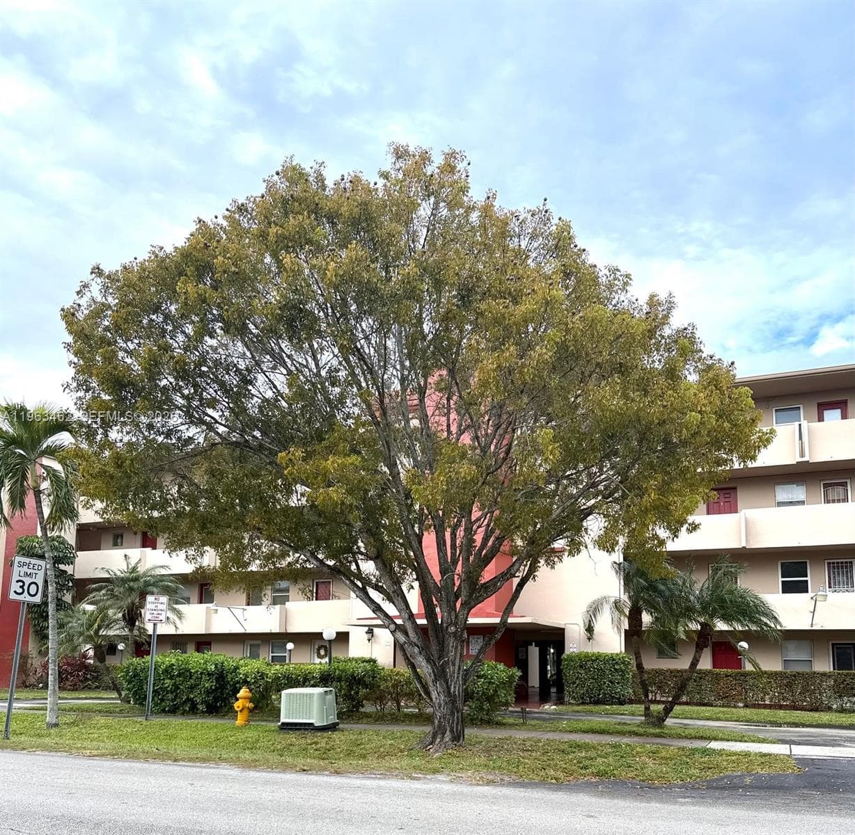 1501 NE 191st St # C114, Miami FL 33179 — 25