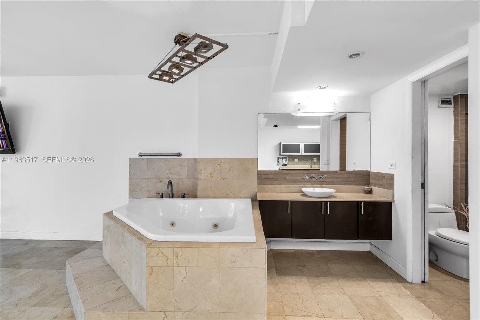 2301 Collins Ave # 621, Miami Beach FL 33139 — 10