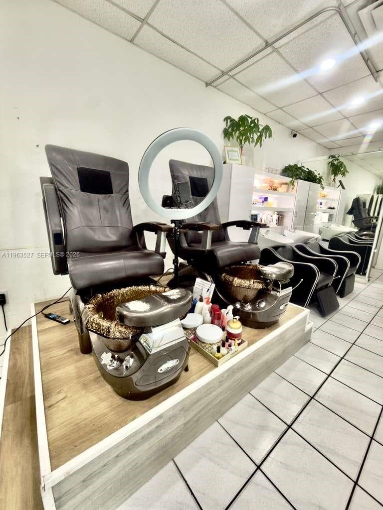 Beauty Salon Flagler St, Miami FL 33144 — 2