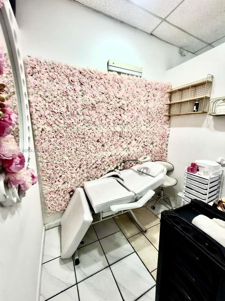 Beauty Salon Flagler St, Miami FL 33144 — 4
