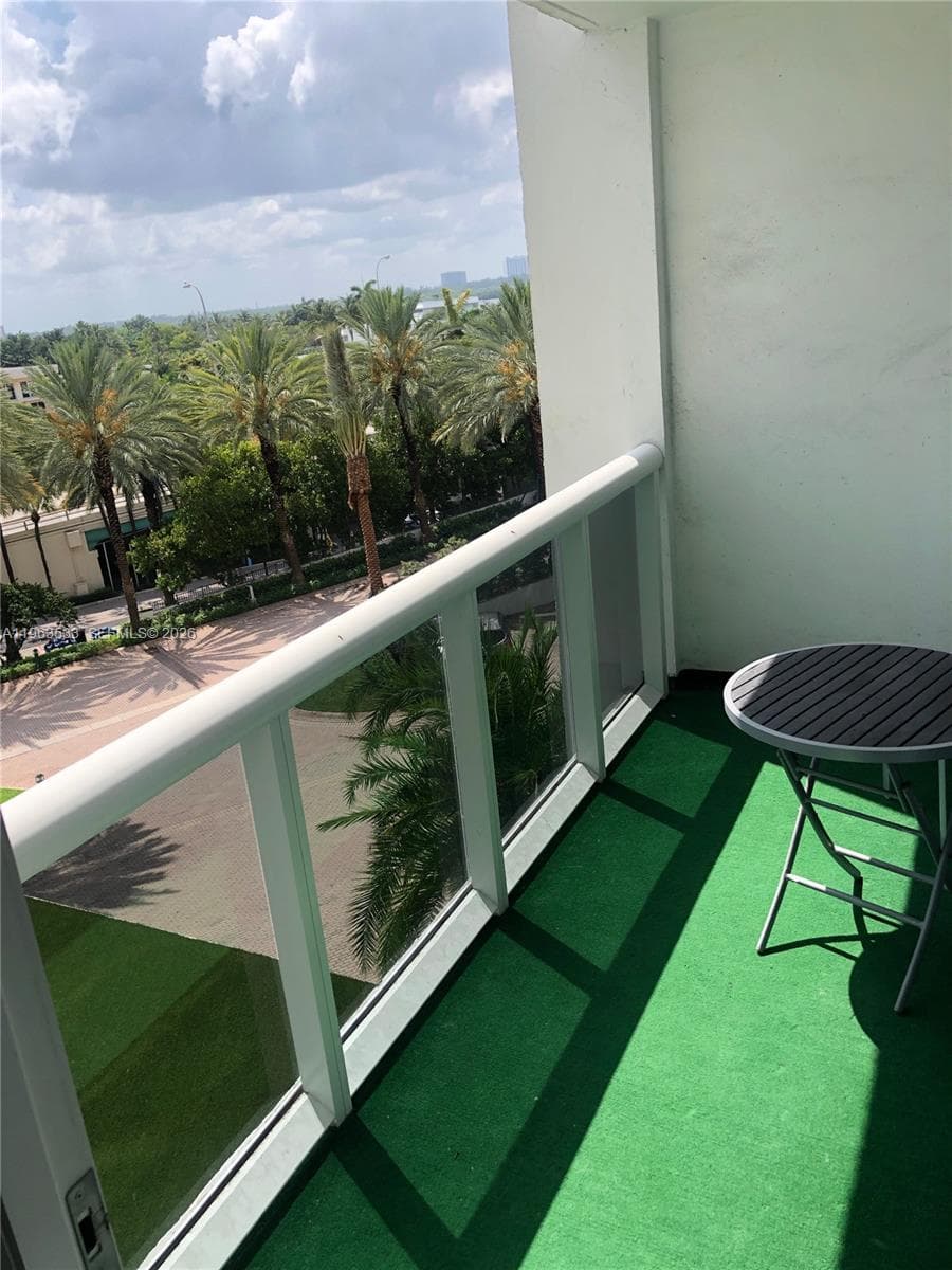 10275 Collins Ave # 427, Bal Harbour FL 33154 — 9