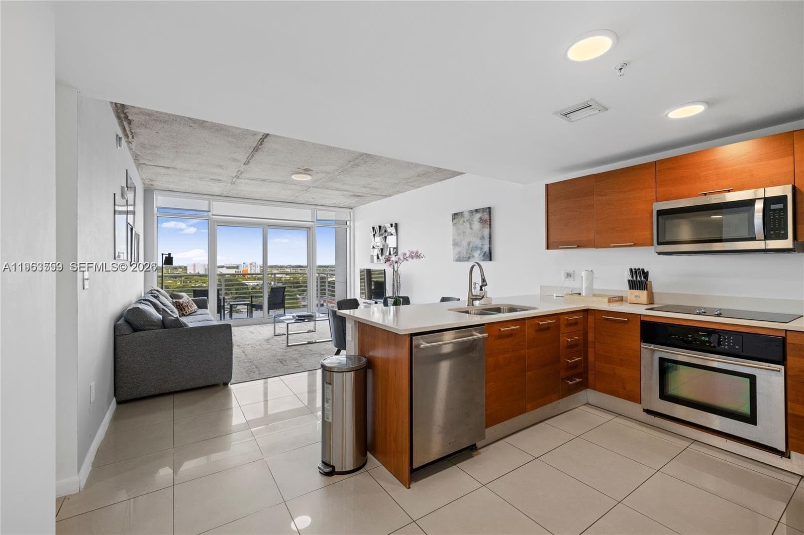 3250 NE 1st Ave # 1113, Miami FL 33137 — 4