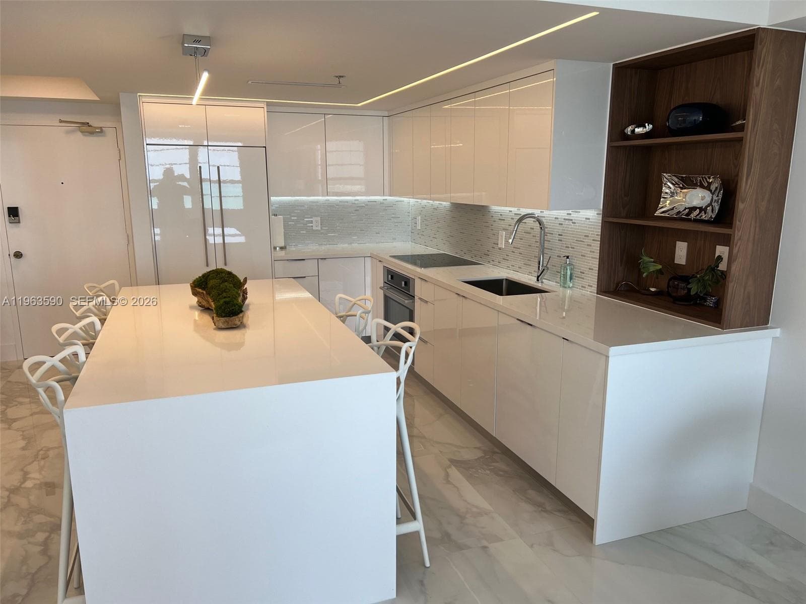 100 Lincoln Rd # 1548, Miami Beach FL 33139 — 12