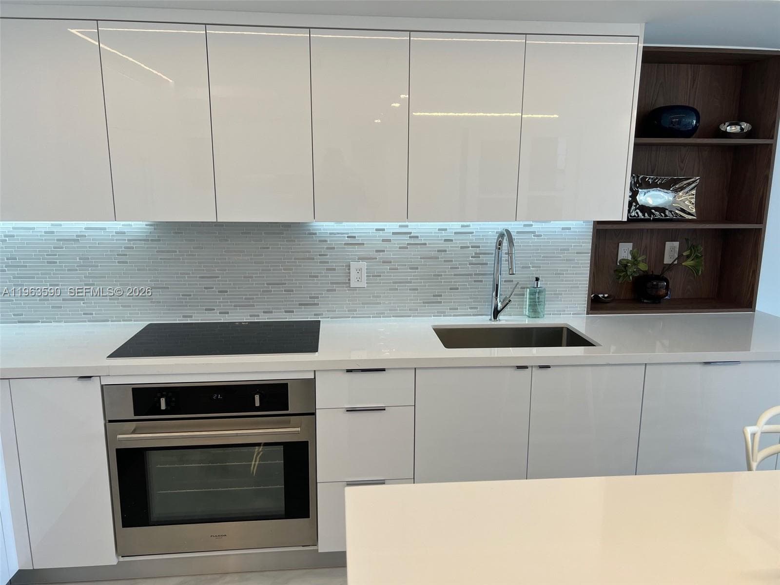 100 Lincoln Rd # 1548, Miami Beach FL 33139 — 14
