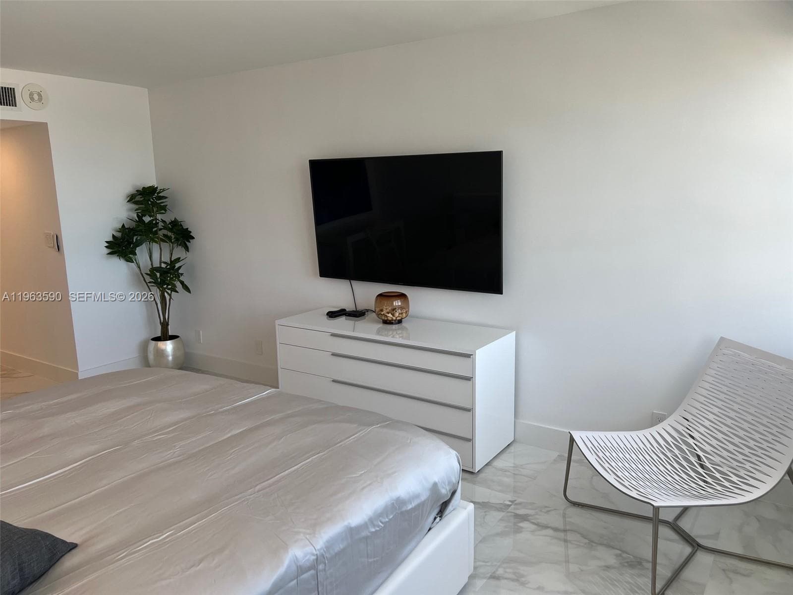 100 Lincoln Rd # 1548, Miami Beach FL 33139 — 21