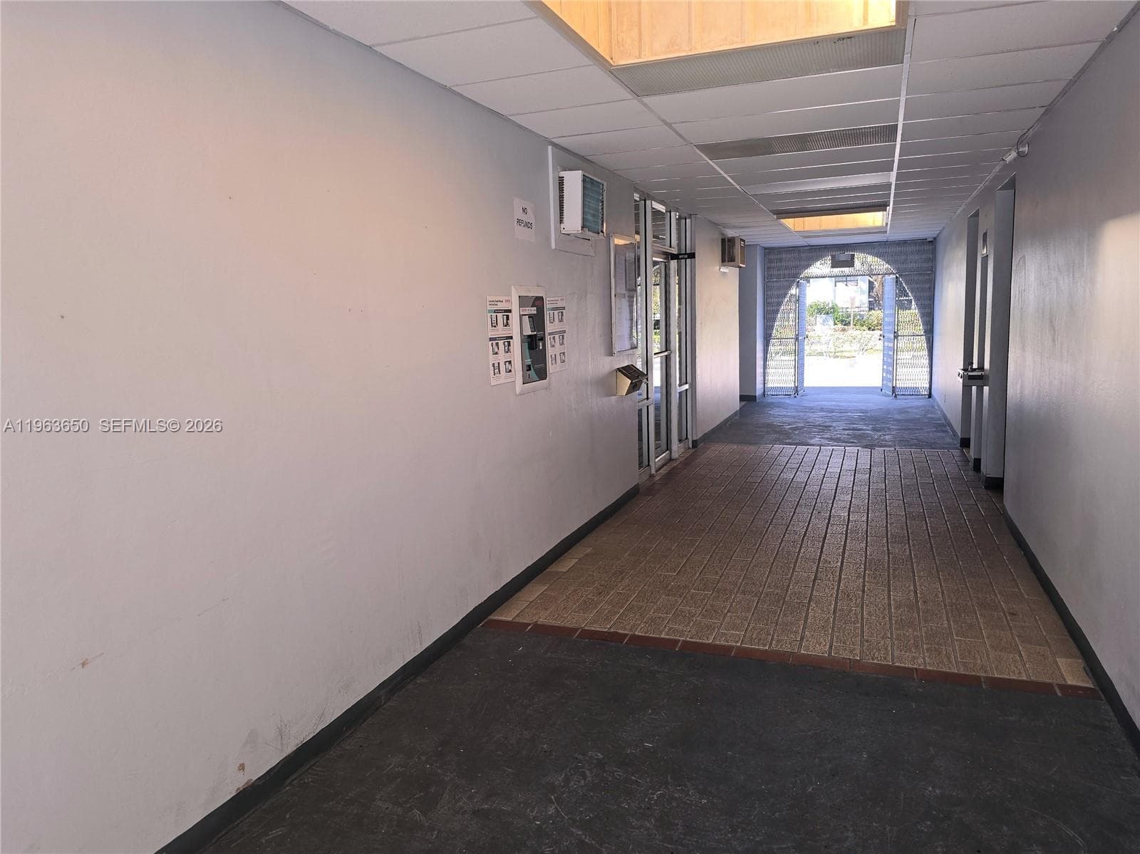 940 NE 199th St # 114, Miami FL 33179 — 27
