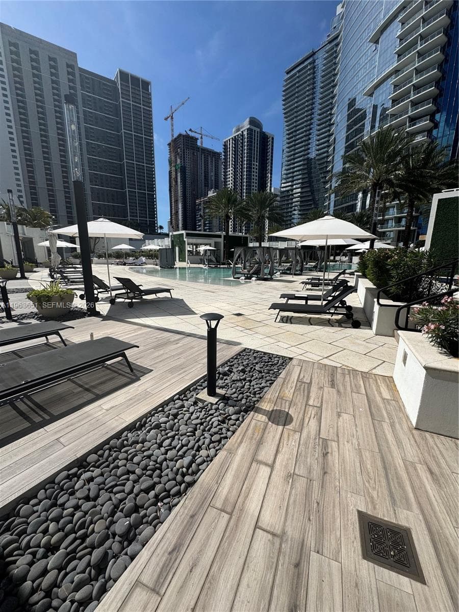 851 NE 1st ave # 7, Miami FL 33132 — 2