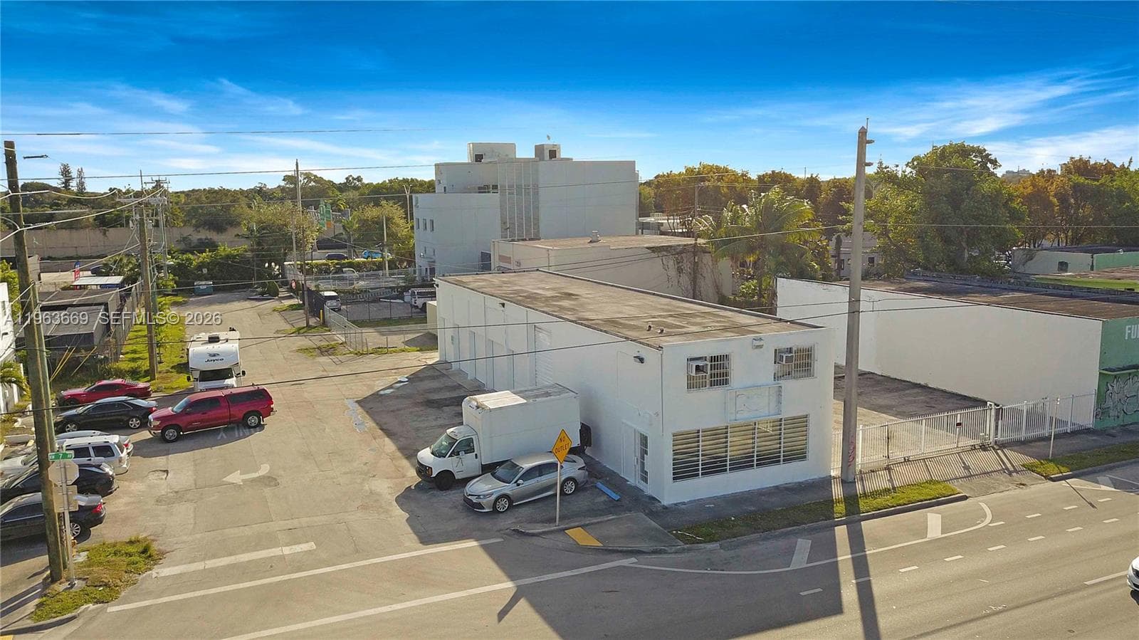 9795 NW 7th Ave, Miami FL 33150 — 27