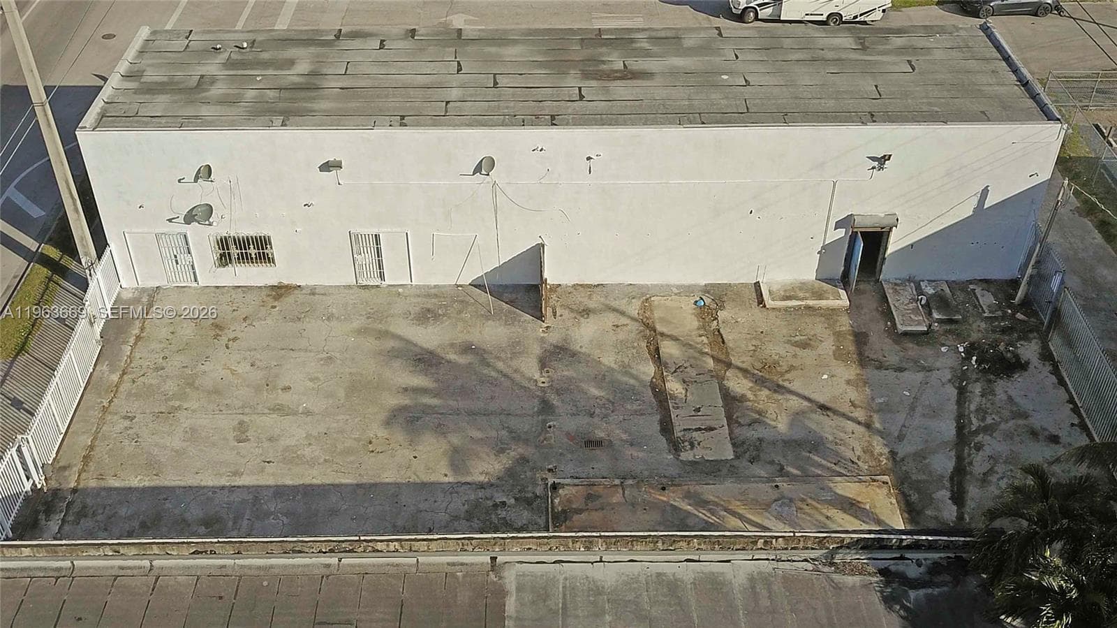 9795 NW 7th Ave, Miami FL 33150 — 22