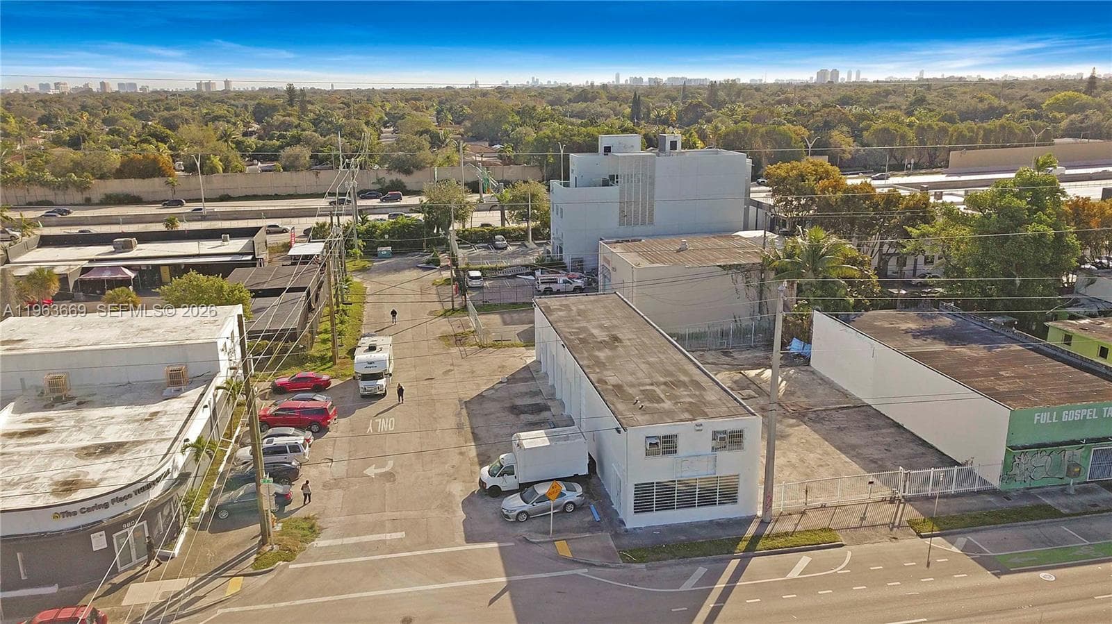 9795 NW 7th Ave, Miami FL 33150 — 25