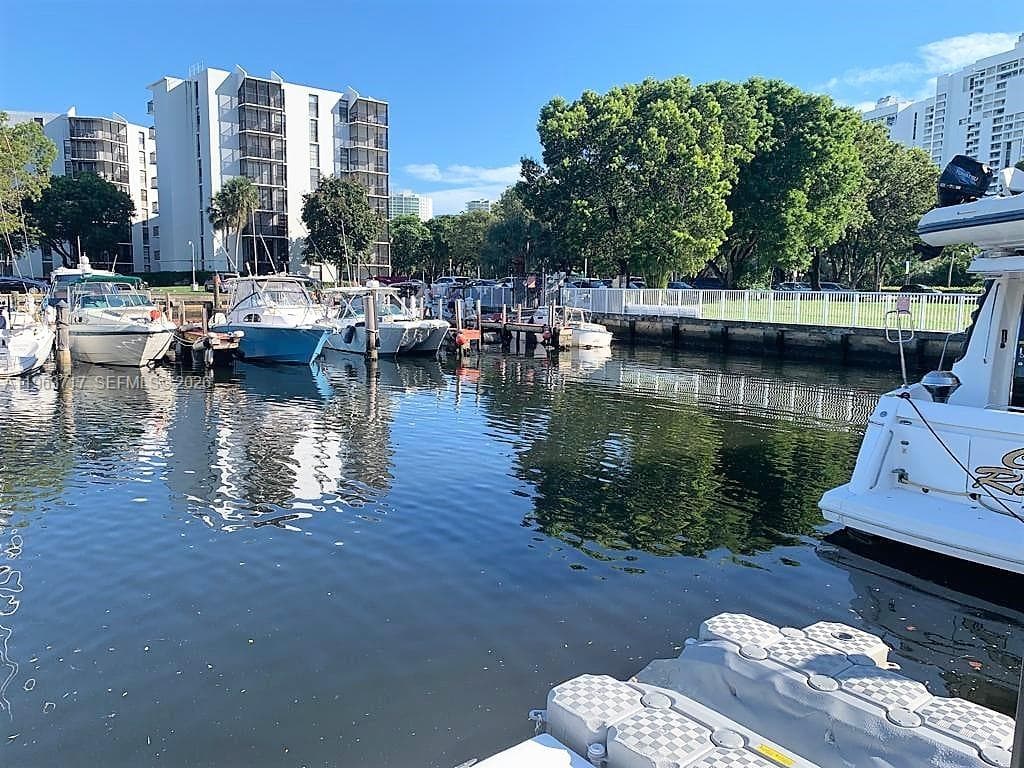3375 N Country Club Dr, Slip 2, Aventura FL 33180 — 1