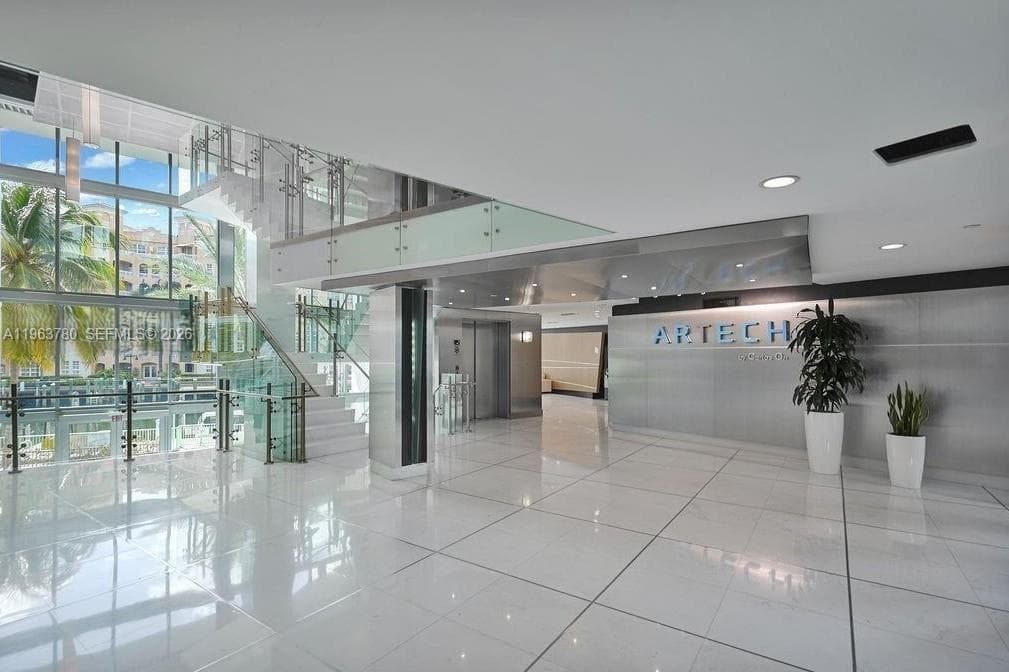 2950 NE 188th St # 349, Aventura FL 33180 — 26