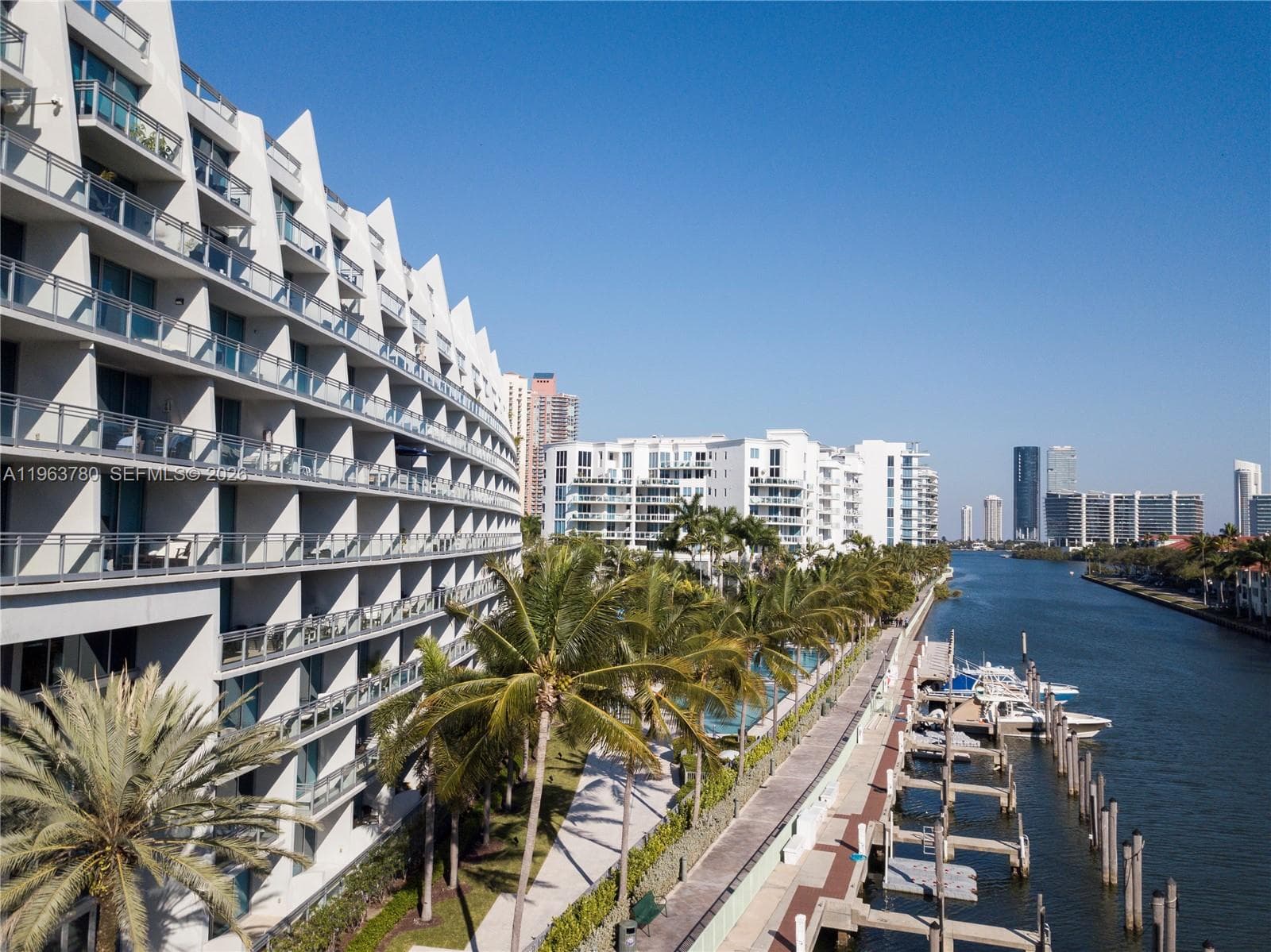 2950 NE 188th St # 349, Aventura FL 33180 — 3