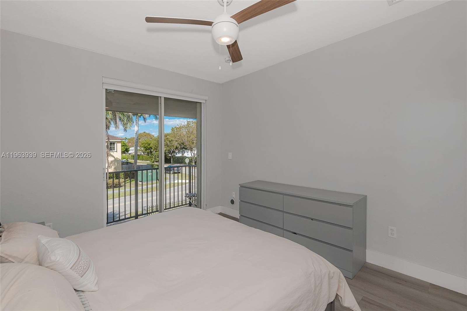 14900 SW 10th St, Miami FL 33194 — 55