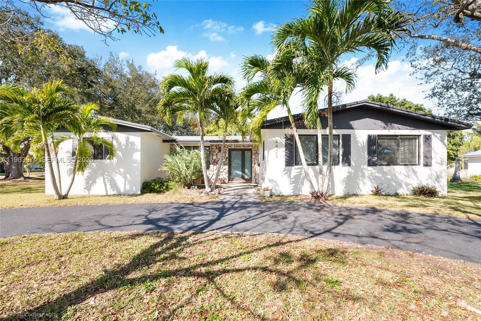 8425 SW 174th St, Palmetto Bay FL 33157 — 1