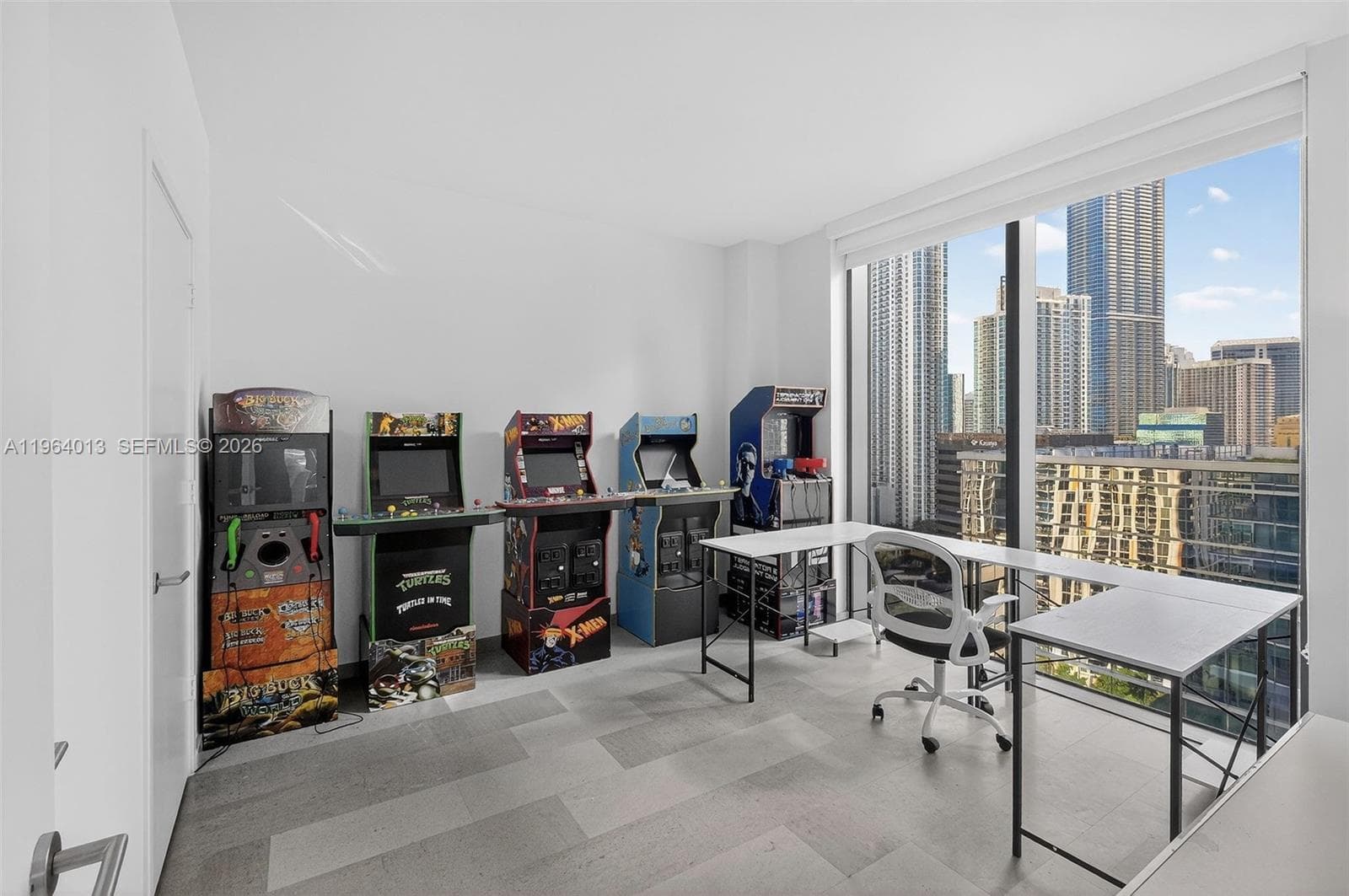 68 SE 6th St # 1702, Miami FL 33131 — 27