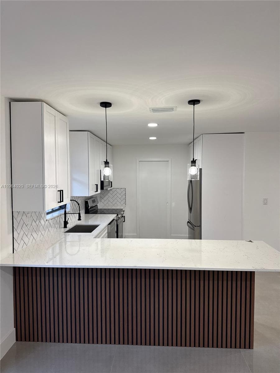 748 NW 133rd Ave, Miami FL 33182 — 6