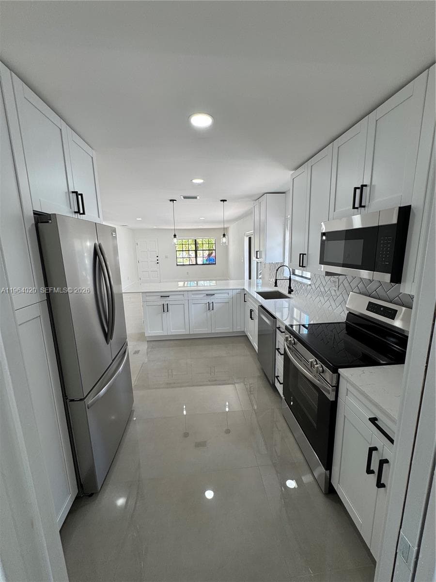 748 NW 133rd Ave, Miami FL 33182 — 22