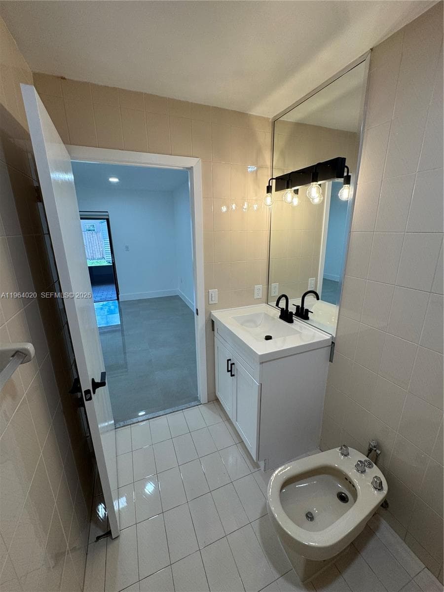 748 NW 133rd Ave, Miami FL 33182 — 30