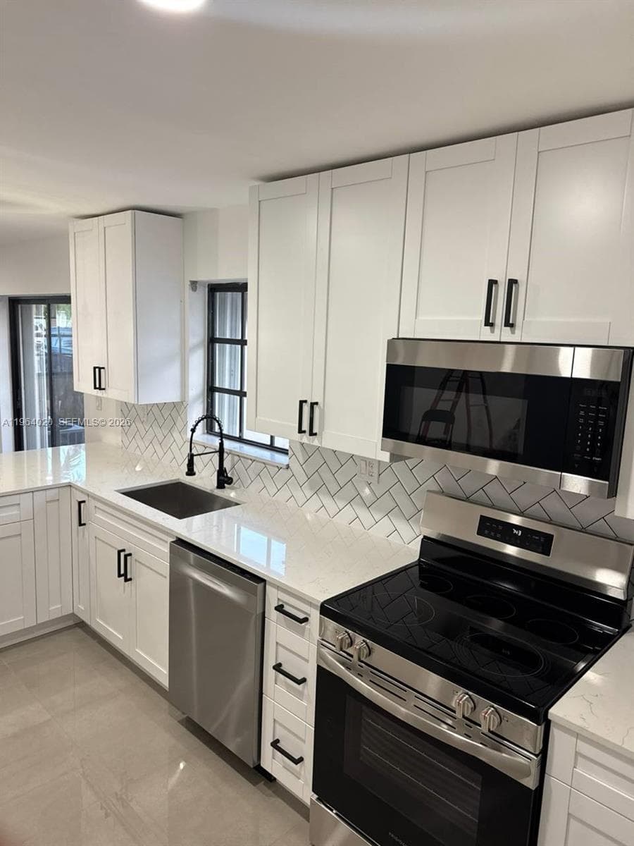748 NW 133rd Ave, Miami FL 33182 — 14