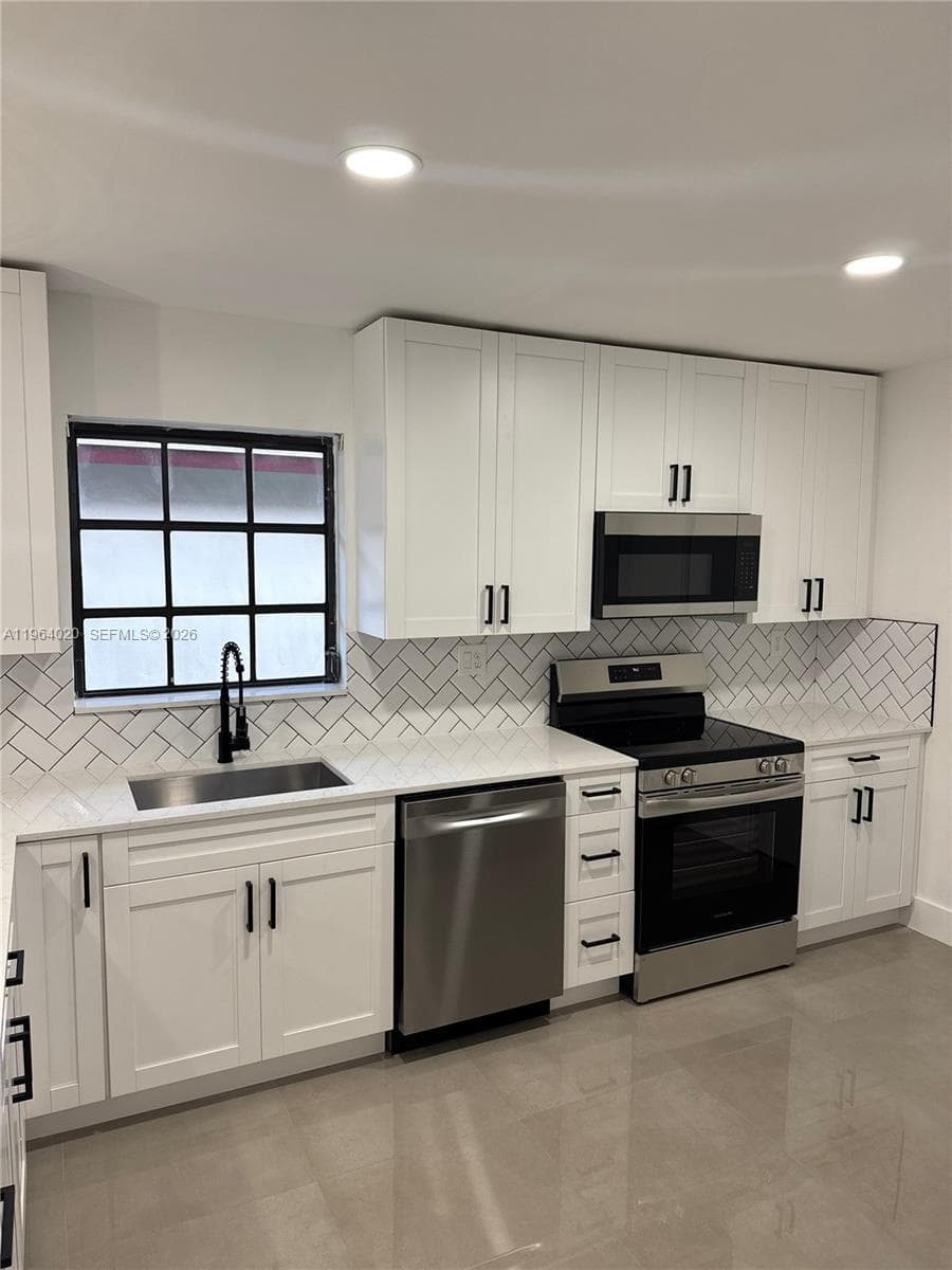 748 NW 133rd Ave, Miami FL 33182 — 8
